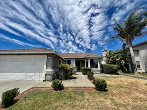 Building Photo - 1605 Paseo Flores Dr