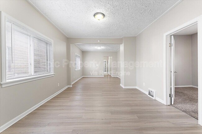 Foto del edificio - 647 Elm St