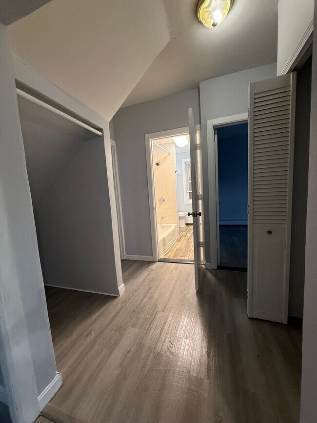 Sala - 101 Whitehall St