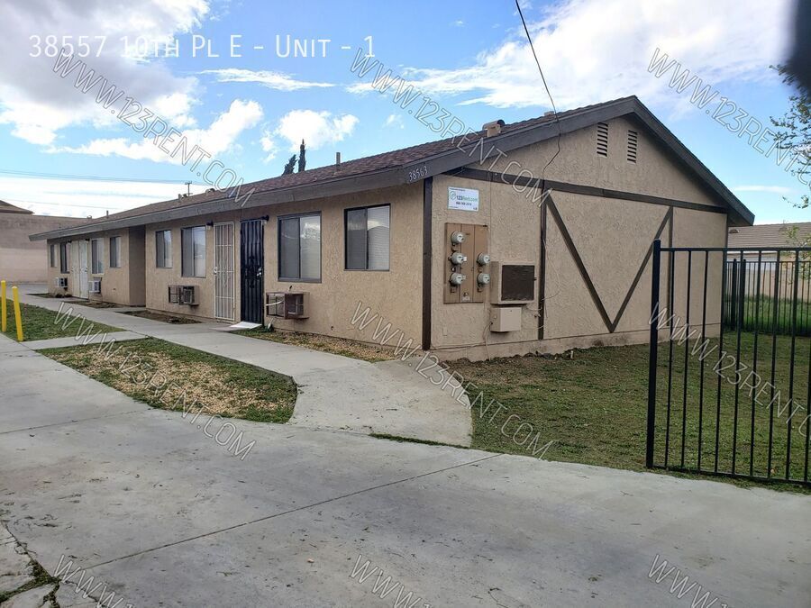 Foto principal - 1BD/ 1BTH 1ST FLOOR APT EAST PALMDALE