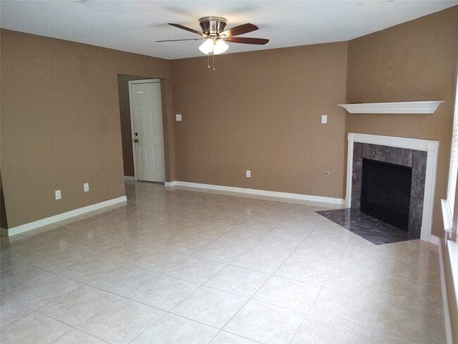 Foto del edificio - 10802 Meadow Walk Ln