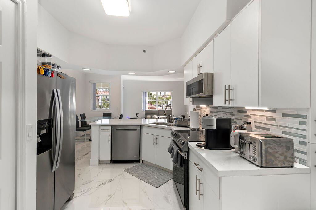 Foto principal - 3205 NE 184th St