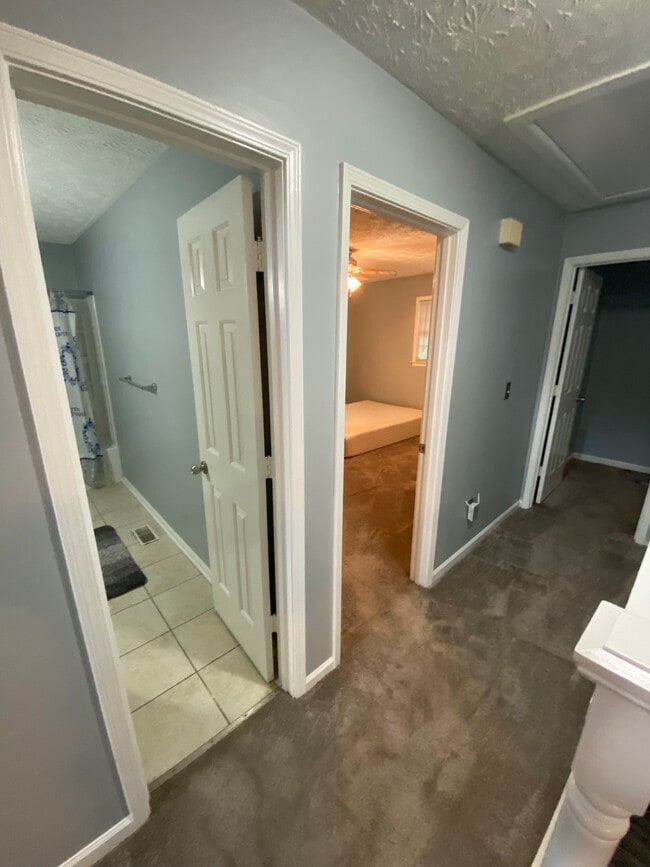 Building Photo - 5512 Estates Court