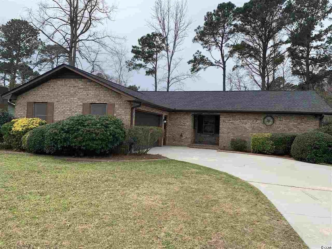 Primary Photo - 47 Evergreen Cir