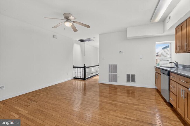 Building Photo - 4307 Locust St