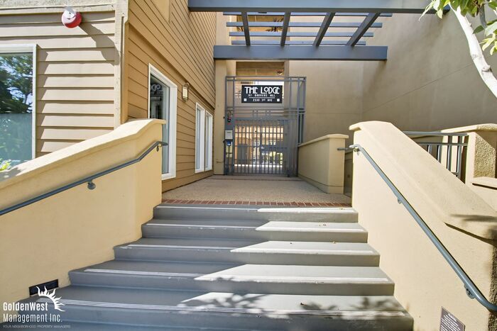 Primary Photo - Modern 2Bdm 2Ba Condo in the Heart of Bank...