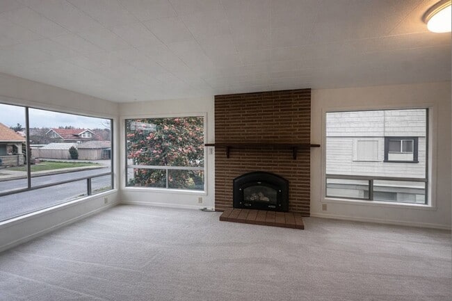 Building Photo - 811 N 3rd St