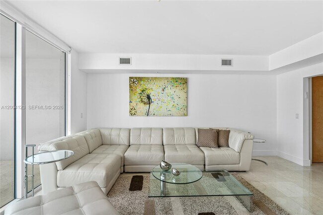 Foto del edificio - 19400 Turnberry Way