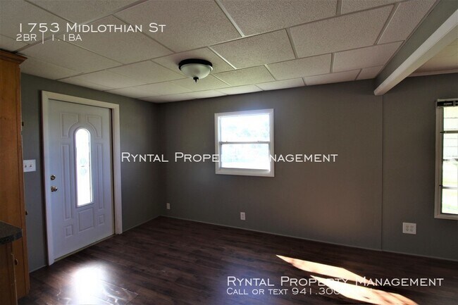 Foto del edificio - 1753 Midlothian St