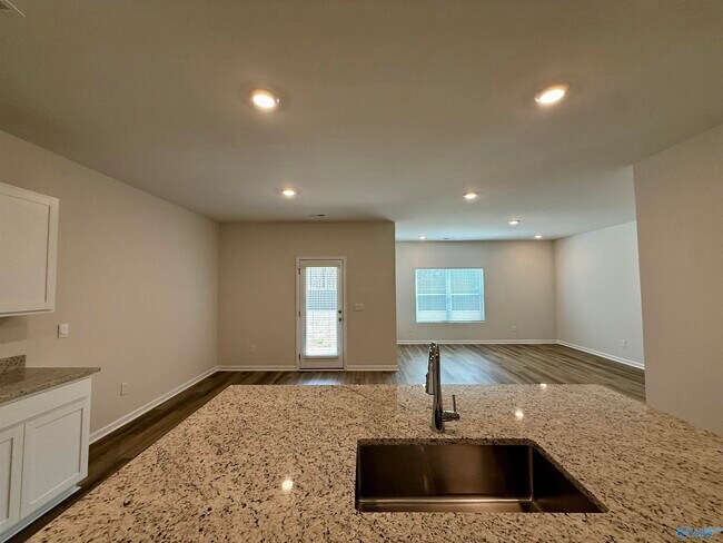 Foto del edificio - 1263 Eidson St