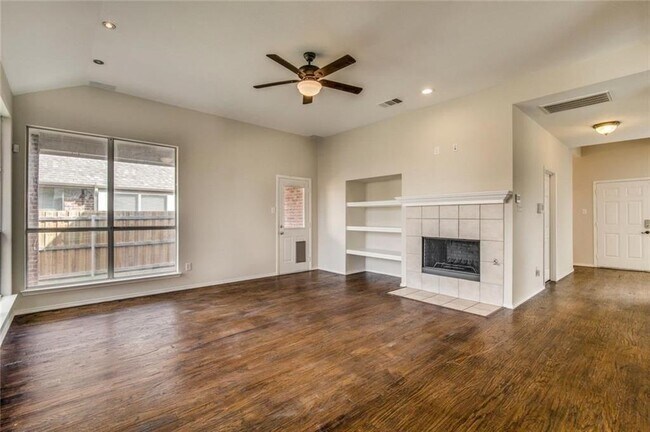 Foto del edificio - 13553 Valley Mills Dr