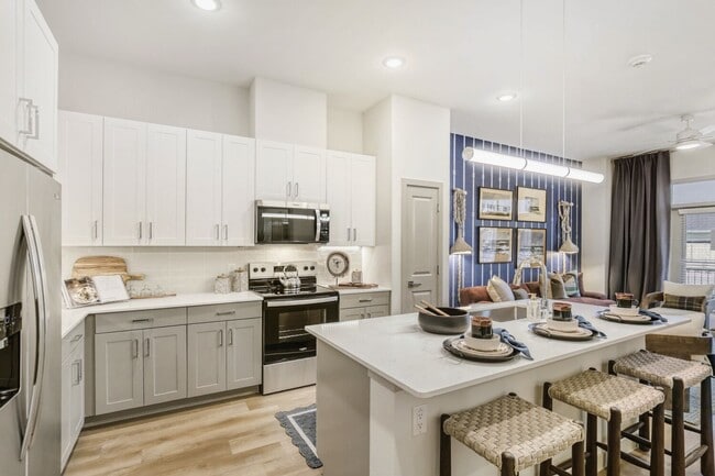 Building Photo - The Hayden