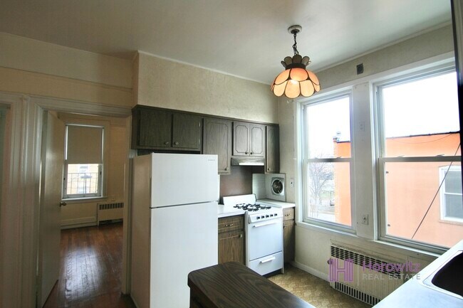 Building Photo - 24-11 41st St