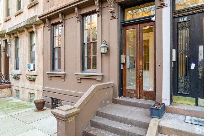 Building Photo - 1508 Pine St