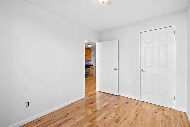 Photo - 93 Wyckoff Ave Apartment