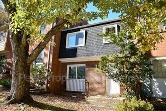 Building Photo - 3905 Breezy Ct