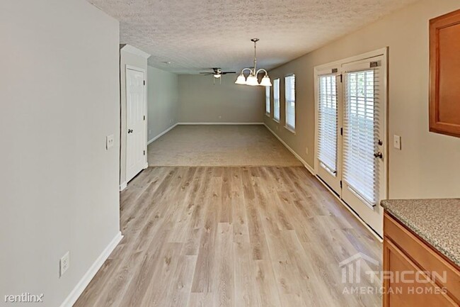 Foto del edificio - 61 Red Maple Way