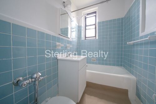 Building Photo - 2565 32nd St
