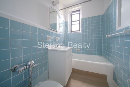 Foto del edificio - 2565 32nd St