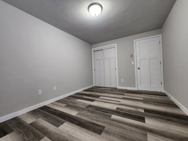 Foto del edificio - Updated Upper Level Apartment, Kaukauna