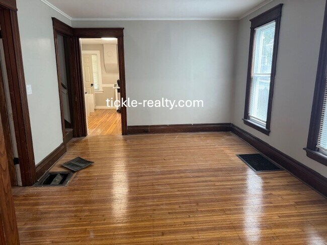Foto del edificio - 4 Bedroom Park Ave House - 2 Full Baths, D...