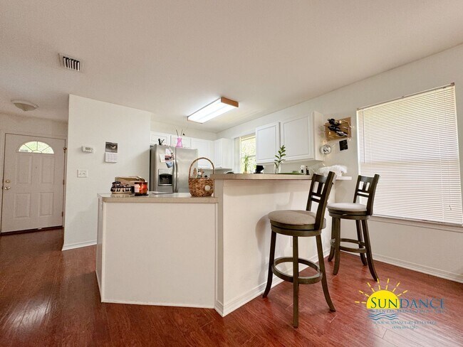 Building Photo - Downtown FWB Gem: Must-See Single Family H...
