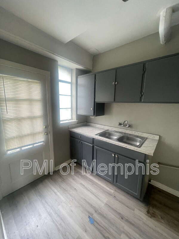 Photo - 1919 S Parkway Apartment