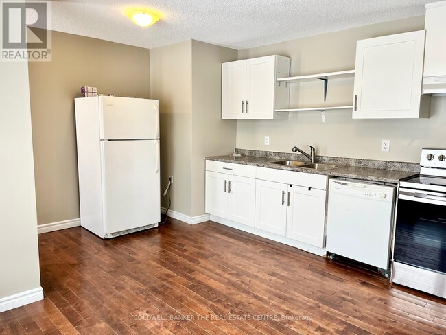 Building Photo - 11 Chaucer Crescent