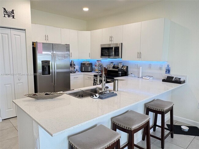 Foto del edificio - 3482 W 114th Terrace