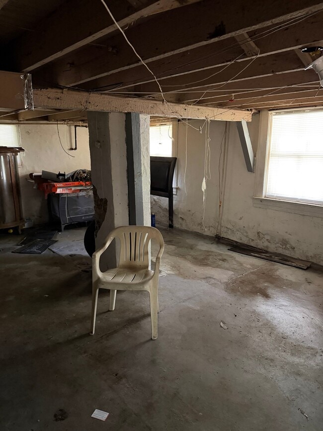 Building Photo - 5363 Arlington Ave