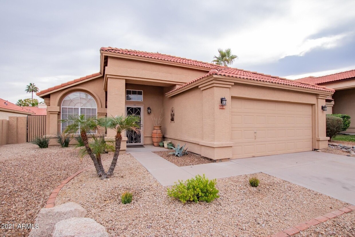 3233 E Hiddenview Dr, Phoenix, AZ 85048 House Rental in Phoenix, AZ