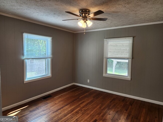 Building Photo - 680 Shannon Cir NE