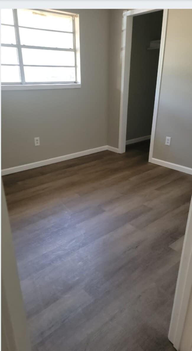 Building Photo - 2110 Miller St