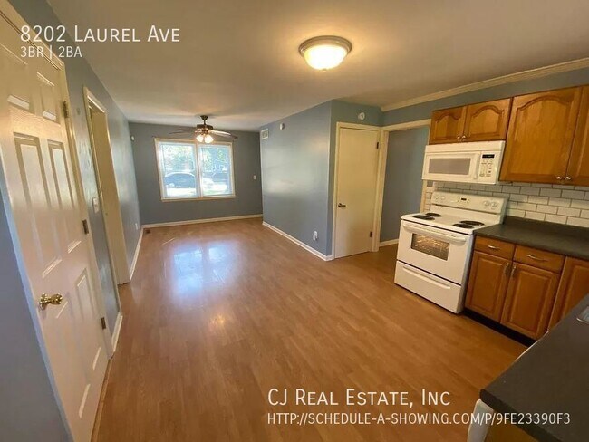 Foto del edificio - 8202 Laurel Ave
