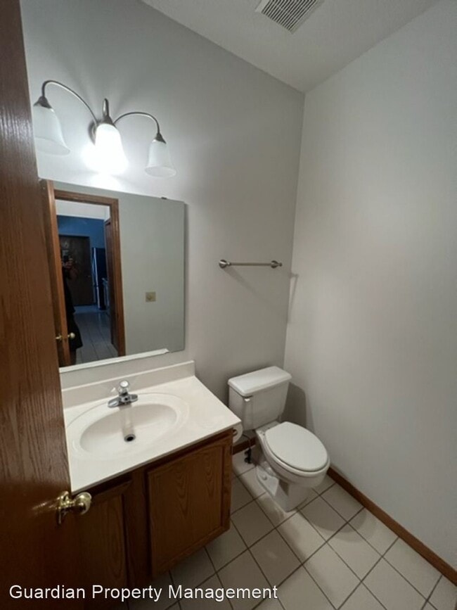 Building Photo - 2 br, 1.5 bath House - 2680 Mallard Dr