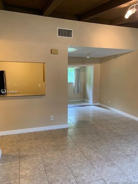 Building Photo - 383 Glenwood Dr