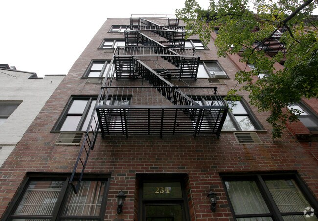 Stairs - 234 E 83rd St