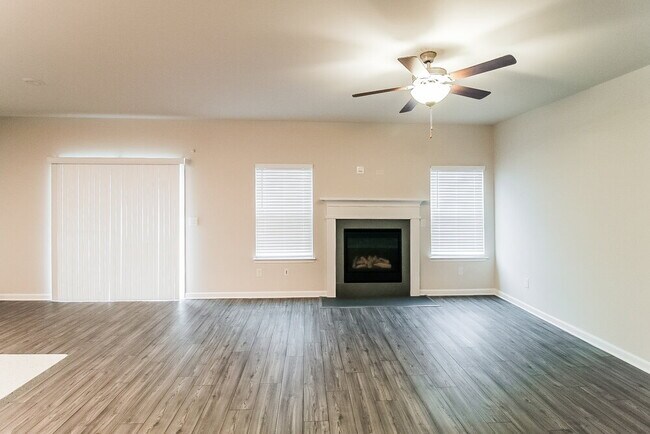 Foto del edificio - 859 Sara Mdw Rd