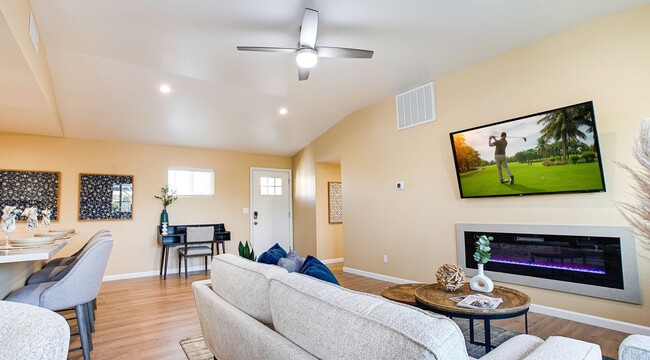Building Photo - 10518 W Heatherbrae Dr
