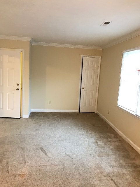 Building Photo - Duplex / Burlington