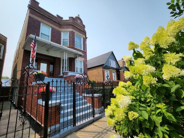 Foto principal - 2420 N Springfield Ave