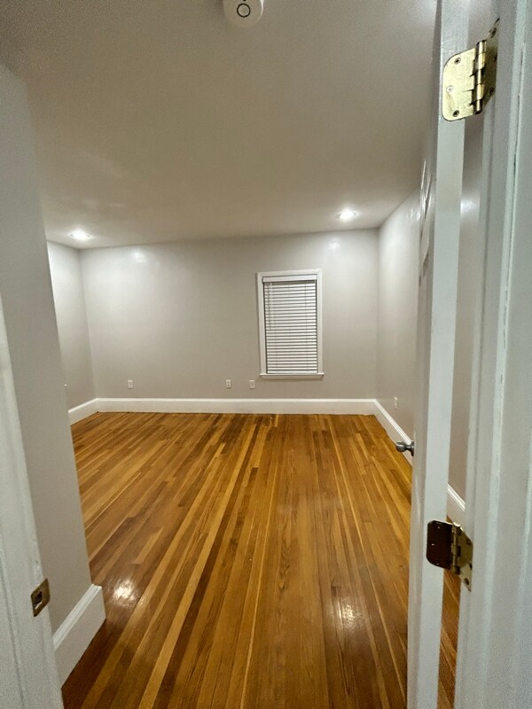 Foto del edificio - 23 Holmfield Ave