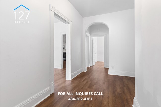 Foto del edificio - Spacious 2-Bedroom Apartment with Modern Updates and Off-Street Parking