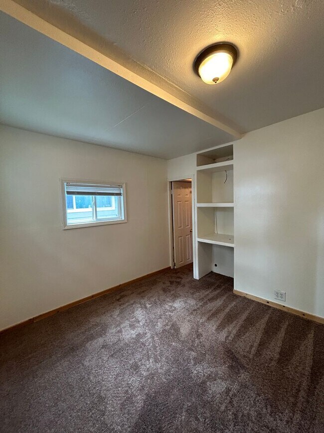 Foto del edificio - COZY 2 BEDROOM VINTAGE HOME