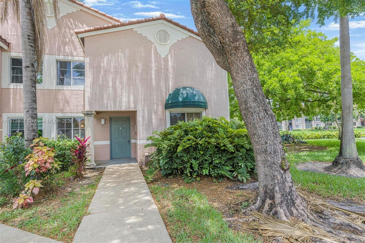 Foto principal - 12154 St.Andrews Pl