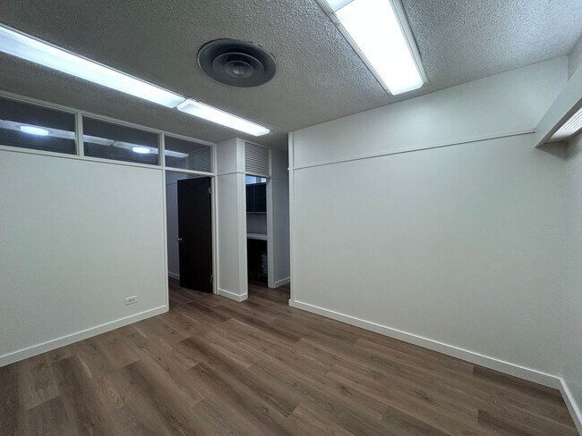 Foto del edificio - Prime Office Space for Rent in the Kaimuki Professional Building