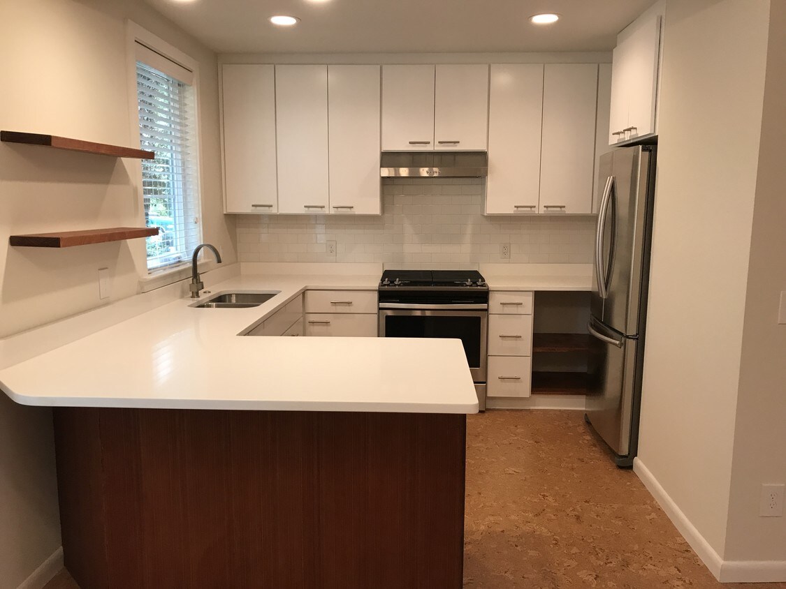 Kitchen - 321 Payne St