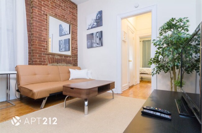 Building Photo - 211 E 14th St