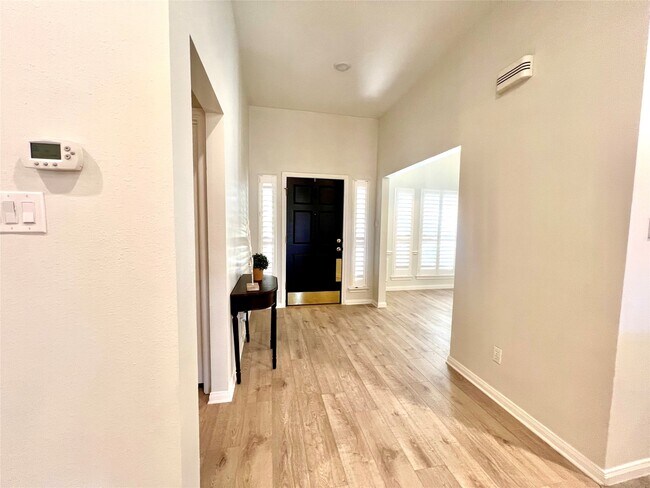 Foto del edificio - 5012 N Nelson Dr