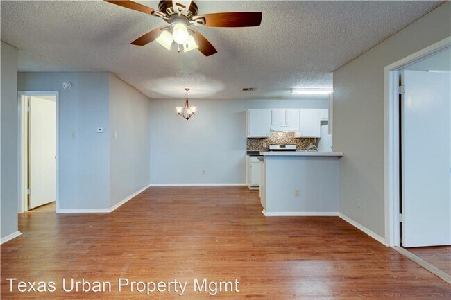 Building Photo - 12102 Arrowwood Dr